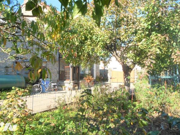 Maison ancienne proche de toutes commodités