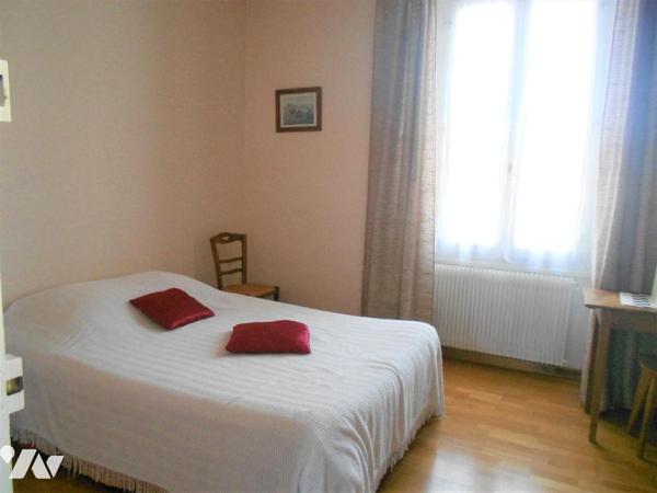 Maison ancienne proche de toutes commodités