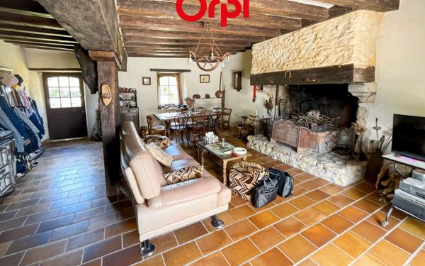 Maison à vendre    3 pièces •  Semur-en-Vallon