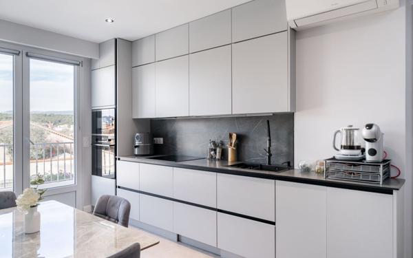 Appartement à vendre    4 pièces • 73 m2 Antibes