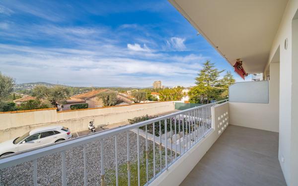 Appartement à vendre    4 pièces • 73 m2 Antibes