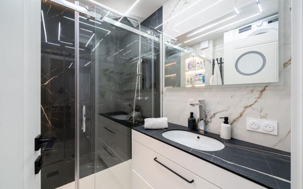 Appartement à vendre    4 pièces • 73 m2 Antibes