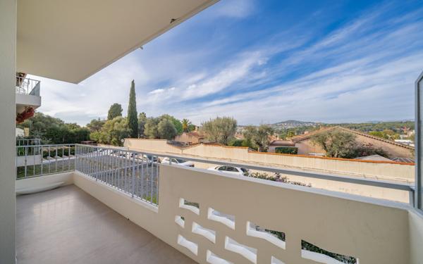 Appartement à vendre    4 pièces • 73 m2 Antibes