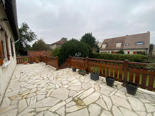 Maison Nanterre 7 pièce(s) 148 m2 €895 000 ** - Référence 15256