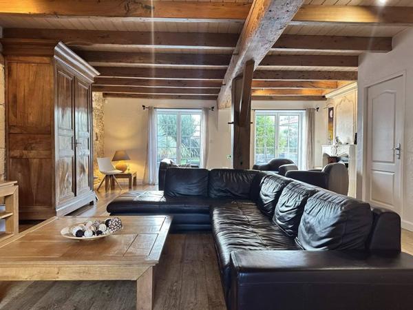 Spacieuse propriété avec le charme de l'ancien à Chagnolet.