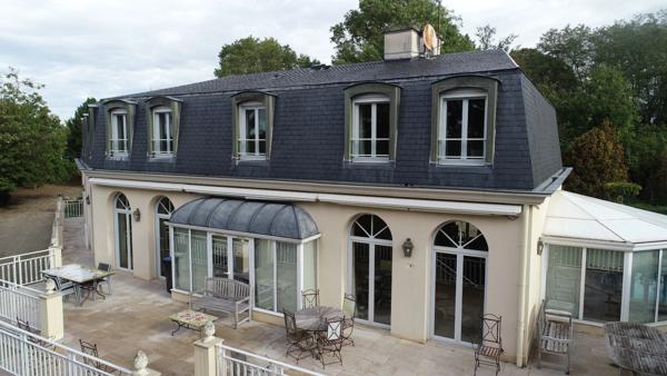 Dpt Seine et Marne (77), à vendre proche de MEAUX superbe propriété de 450 m2 sur terrain arboré de 2 herctares