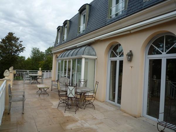 Dpt Seine et Marne (77), à vendre proche de MEAUX superbe propriété de 450 m2 sur terrain arboré de 2 herctares