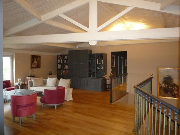 Dpt Seine et Marne (77), à vendre proche de MEAUX superbe propriété de 450 m2 sur terrain arboré de 2 herctares