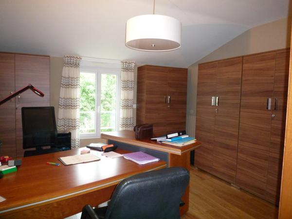 Dpt Seine et Marne (77), à vendre proche de MEAUX superbe propriété de 450 m2 sur terrain arboré de 2 herctares