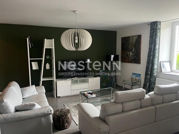 FAINS-VEEL - Maison de 105m² vaste séjour, deux chambres, jardin clos et garage.