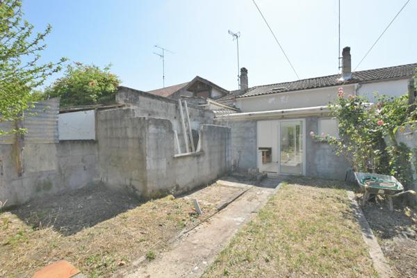 Maison de caractère avec jardin au coeur de Bergerac et fort potentiel