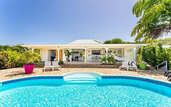 Maison à vendre    4 pièces • 138 m2 Grand-Bourg