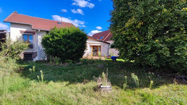 Ermont - Maison offrant volumes et beau potentiel ! €359 000 ** - Référence 25-3845