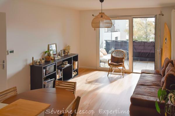 Plescop (56890) Agréable T2 avec balcon, parking