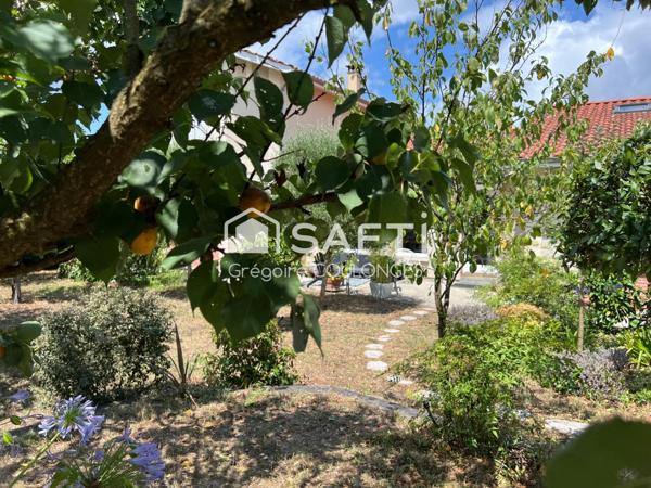 Maison récente de 7 pièces sur terrain arboré