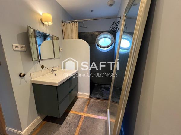 Maison récente de 7 pièces sur terrain arboré