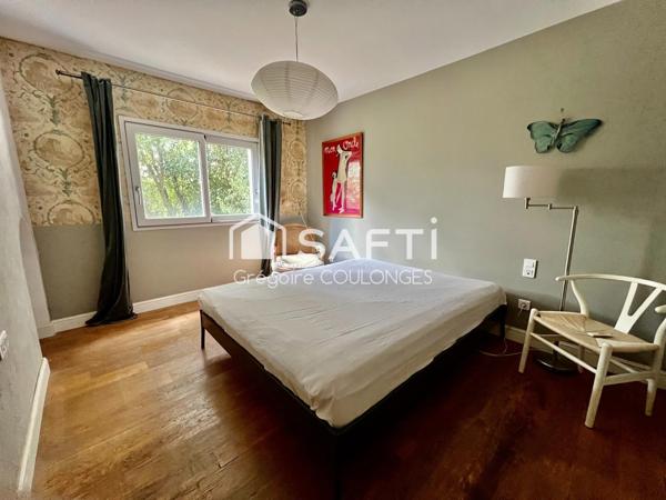 Maison récente de 7 pièces sur terrain arboré