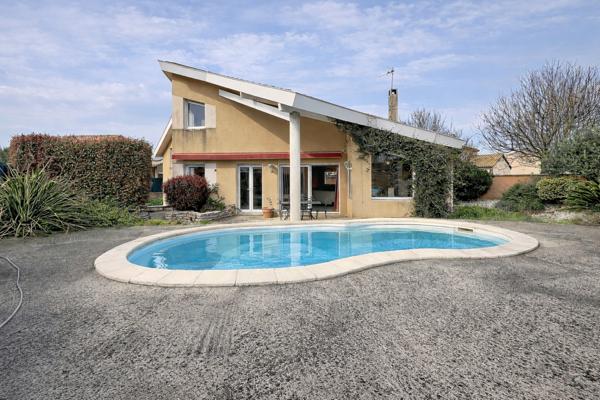 Valence le Grand Rousset superbe maison 6 pièces de 151 m2, 4 chambres et grand garage sur une parcelle de 554m² avec piscine