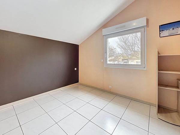 Valence le Grand Rousset superbe maison 6 pièces de 151 m2, 4 chambres et grand garage sur une parcelle de 554m² avec piscine