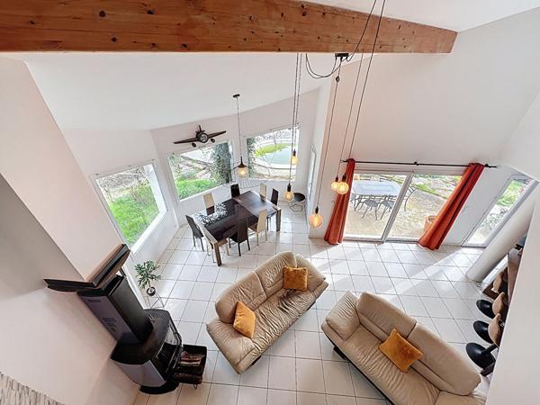 Valence le Grand Rousset superbe maison 6 pièces de 151 m2, 4 chambres et grand garage sur une parcelle de 554m² avec piscine