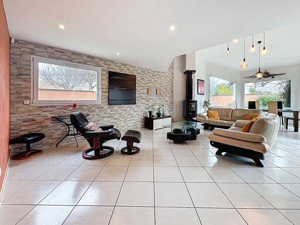 Valence le Grand Rousset superbe maison 6 pièces de 151 m2, 4 chambres et grand garage sur une parcelle de 554m² avec piscine