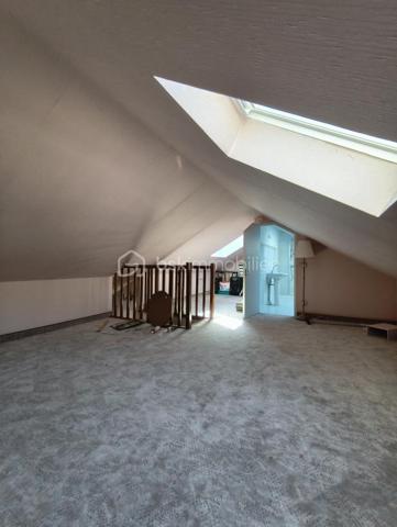 Située dans un secteur calme tout proche de charny avec ses commerces, écoles, collège, de 5 mn de  l'A6 et 15 mn de la gare SNCF.
Ce pavillon sur sous-sol se compose d'une entrée avec visiophone désservant :
Cuisine aménagée et équipée avec ouverture sur la terrasse, 
Grande pièce de vie en L lumineuse d'environ 40 m² avec insert bois, 
Salle d'eau, WC indépendant, deux chambres avec placard.
Al'étage : grande pièce palière désservant: chambre, salle d'eau- wc, bureau
.Prévoir rafraichissement de décoration mais pas de gros travaux.
TRAVAUX récent déjà réalisés : Toiture neuve, électricité, ballon d'eau chaude, fenêtres, volets, velux en pvc, 
radiateurs électrique, insert,portail électrique.
Un sous-sol d'environ 80 m² avec cave, buanderie, atelier vient complèter ce bien.
Terrain clos d'environ 3320 m² 
Assainissement raccordé au tout à l'égout .
Contactez moi Je vous attend pour une visite !