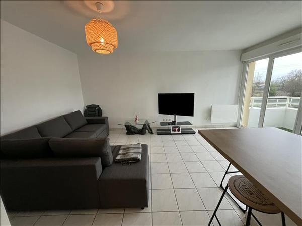 Appartement à louer |  AMBARES ET LAGRAVE |  2 pièces | 48 m²