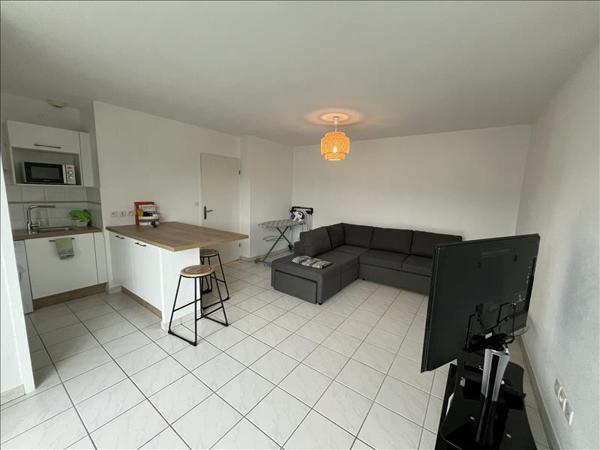 Appartement à louer |  AMBARES ET LAGRAVE |  2 pièces | 48 m²