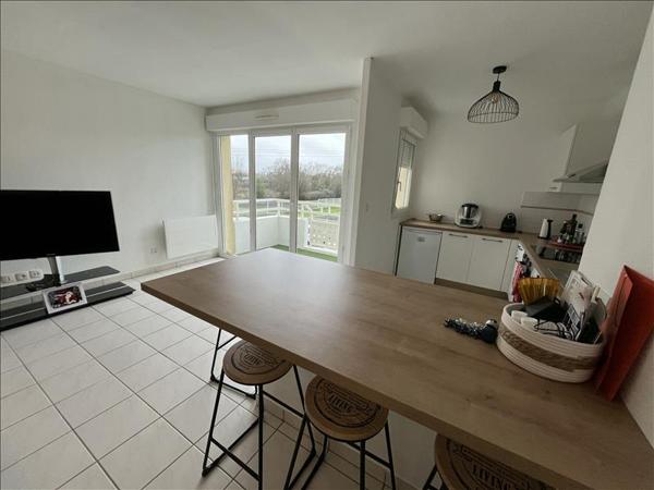 Appartement à louer |  AMBARES ET LAGRAVE |  2 pièces | 48 m²