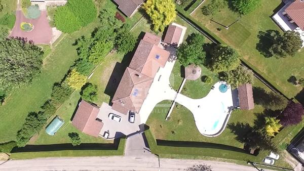 Belle maison en pierre à vendre à Saint-Baudille-de-la-Tour