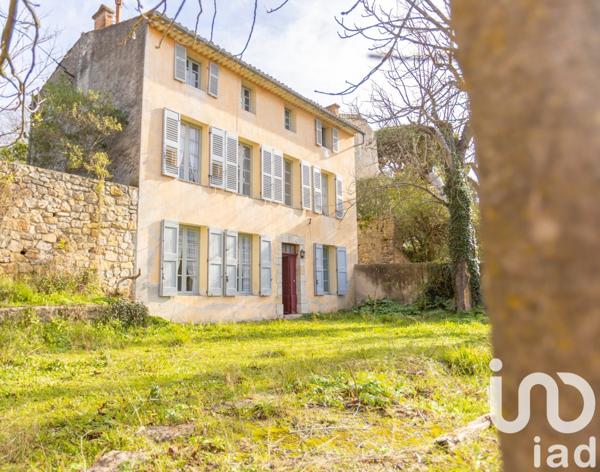 Bastide 9 pièces de 235 m² à Le Revest-les-Eaux (83200)