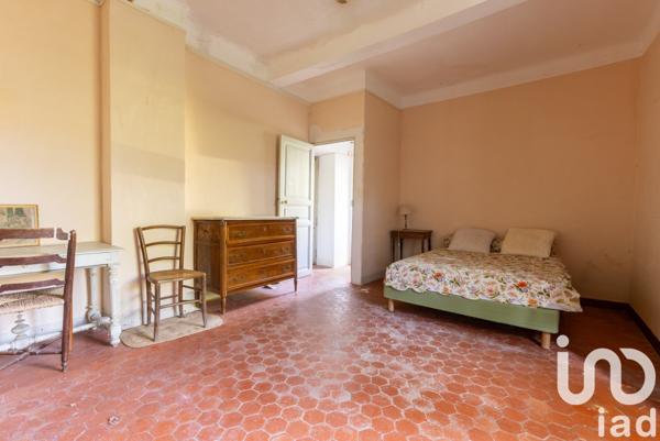 Bastide 9 pièces de 235 m² à Le Revest-les-Eaux (83200)