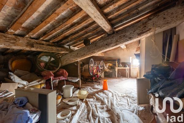 Bastide 9 pièces de 235 m² à Le Revest-les-Eaux (83200)