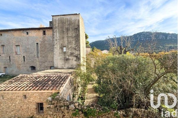 Bastide 9 pièces de 235 m² à Le Revest-les-Eaux (83200)