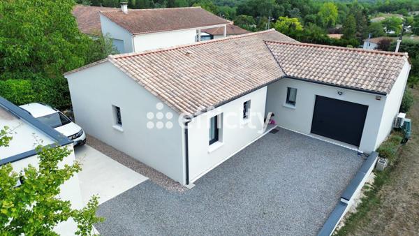 Maison
         5 pièces
        - 93 m² 265 000 € *