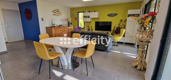 Maison
         5 pièces
        - 93 m² 265 000 € *