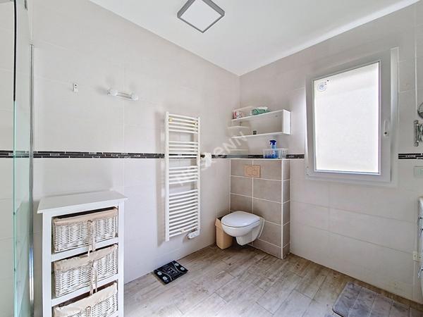 Superbe Maison Contemporaine à Vendre à Poitiers, 4 chambres, secteur Mérigotte