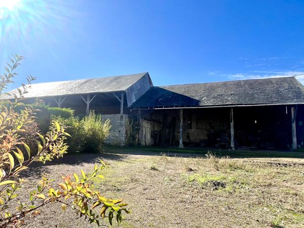 ANCIEN CORPS DE FERME AVEC DEPENDANCES / TERRAIN 5062 M2