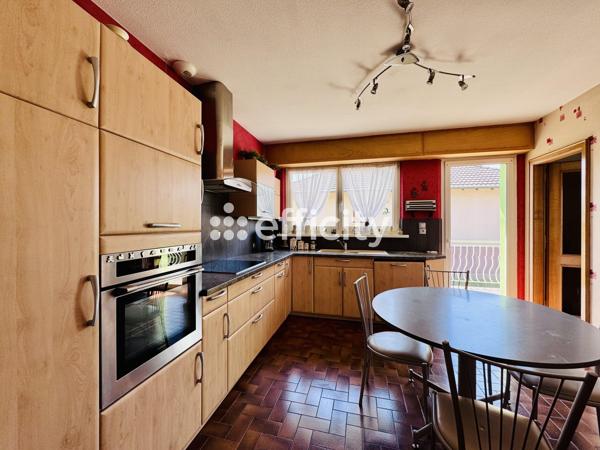 Maison
         5 pièces
        - 159 m² Exclusivité 339 000 € *