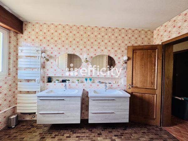 Maison
         5 pièces
        - 159 m² Exclusivité 339 000 € *