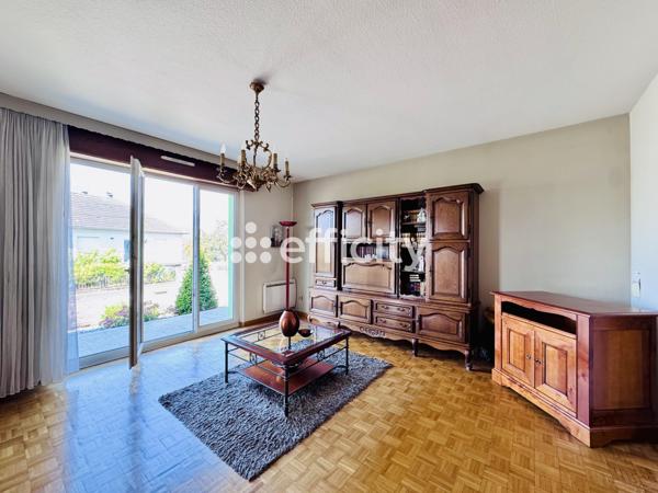 Maison
         5 pièces
        - 159 m² Exclusivité 339 000 € *