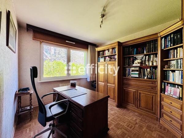 Maison
         5 pièces
        - 159 m² Exclusivité 339 000 € *