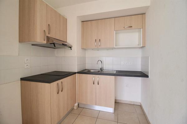 T2 avec terrasse et garage dans résidence récente