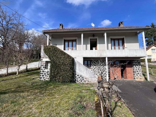 Maison individuelle à vendre à Ydes dans le Cantal (15210), ref : 78T-15029