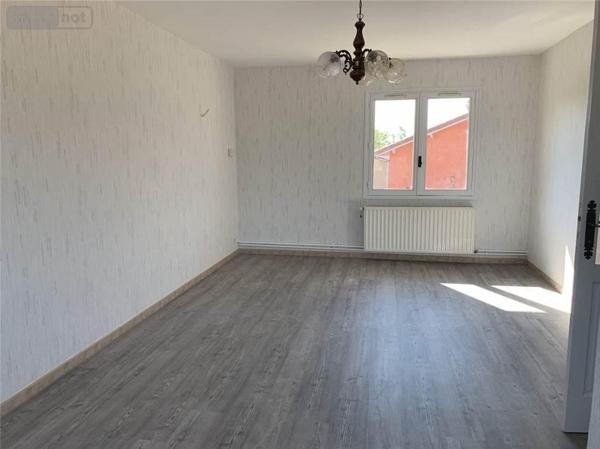 Appartement à louer à Mézériat dans l'Ain (01660), ref : 01065-L396