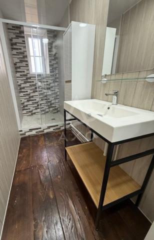 CHASSENEUIL- MAISON DE VILLE RENOVEE 75 M2