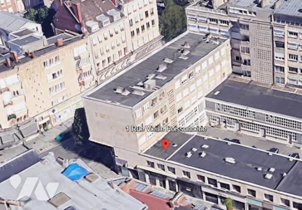 VALENCIENNES hyper-centre 112 M².
3 belles chambres, séjour de 35 M², parking.