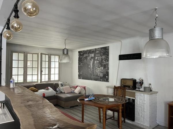 Immeuble à vendre |  Excideuil |  413 m²