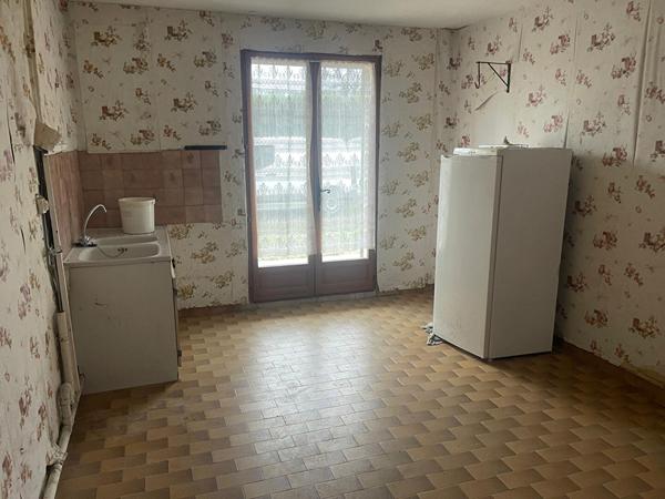 MONTEUX - ENTRE CARPENTRAS ET AVIGNON - ROUTE DE L'ISLE SUR LA SORGUE  - MAISON A FORT POTENTIEL SUR 1650 M² DE TERRAIN