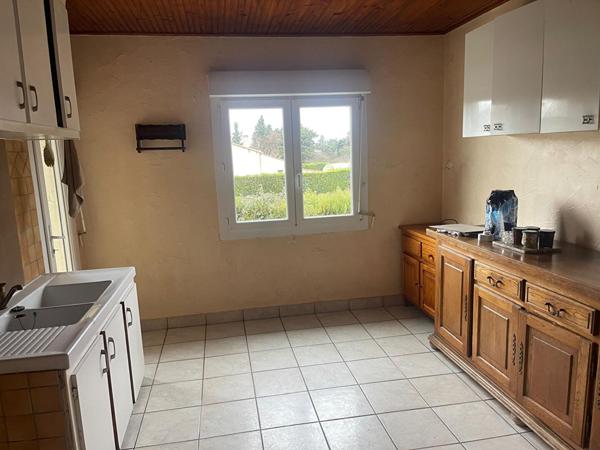 MONTEUX - ENTRE CARPENTRAS ET AVIGNON - ROUTE DE L'ISLE SUR LA SORGUE  - MAISON A FORT POTENTIEL SUR 1650 M² DE TERRAIN